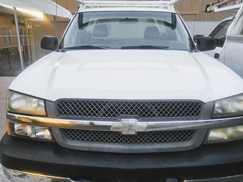 Used 2004 Chevrolet Silverado 2500 W/T image 3