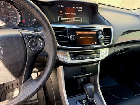 Used 2014 Honda Accord EX image 19