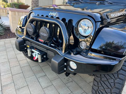 Used 2014 Jeep Wrangler Rubicon w/ Power Convenience Group image 11