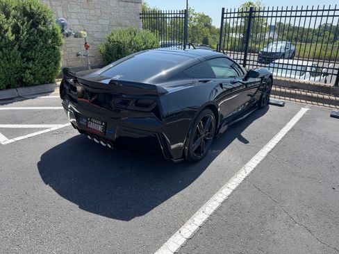 Used 2019 Chevrolet Corvette Stingray Coupe RWD image 6