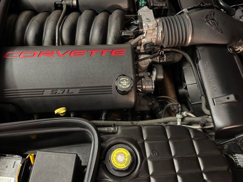 Used 2000 Chevrolet Corvette Convertible w/ Memory Pkg RWD image 14