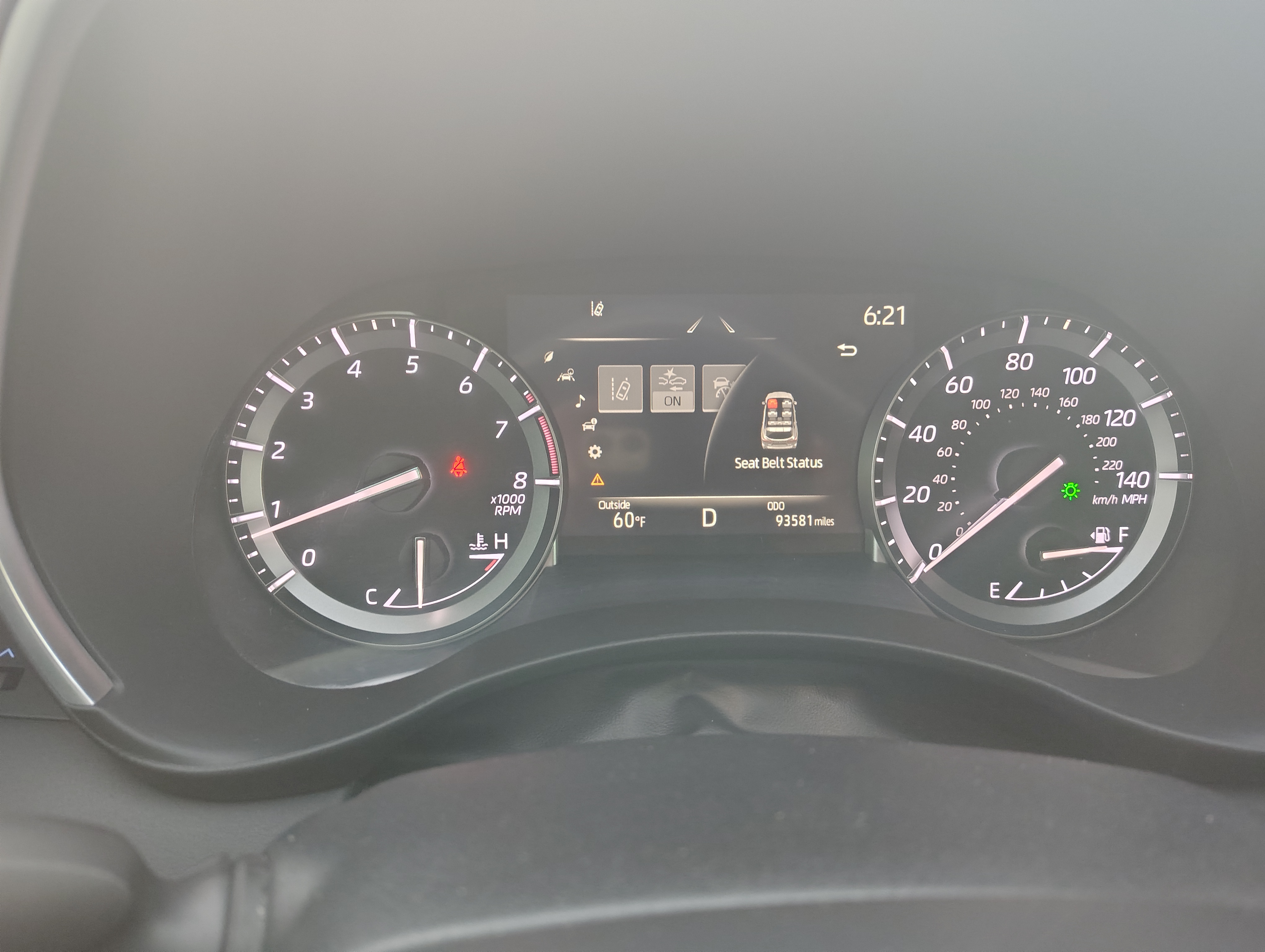 Used 2022 Toyota Highlander XLE AWD/4WD image 6