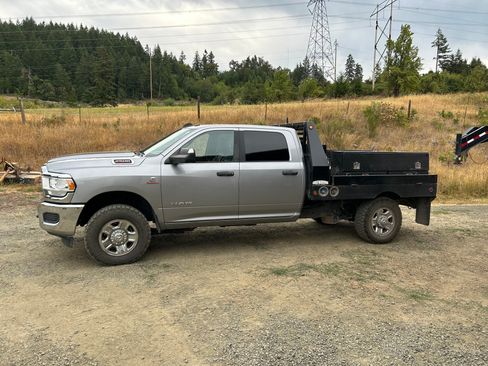 Used 2022 RAM 2500 Big Horn AWD/4WD image 1