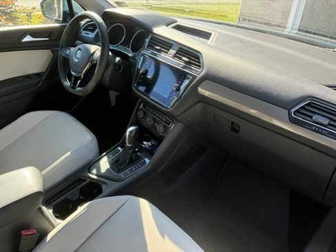 Used 2019 Volkswagen Tiguan SE image 15