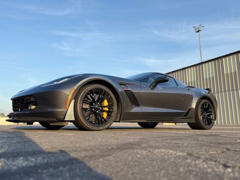 Used 2017 Chevrolet Corvette Z06 w/ Z07 Performance Package image 24