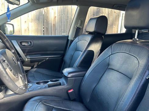 Used 2012 Nissan Rogue SL image 2