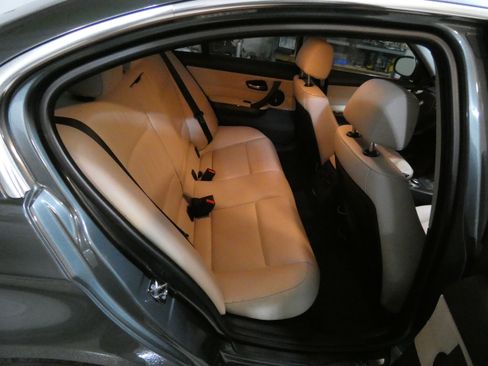 Used 2009 BMW 335i xDrive Sedan image 22