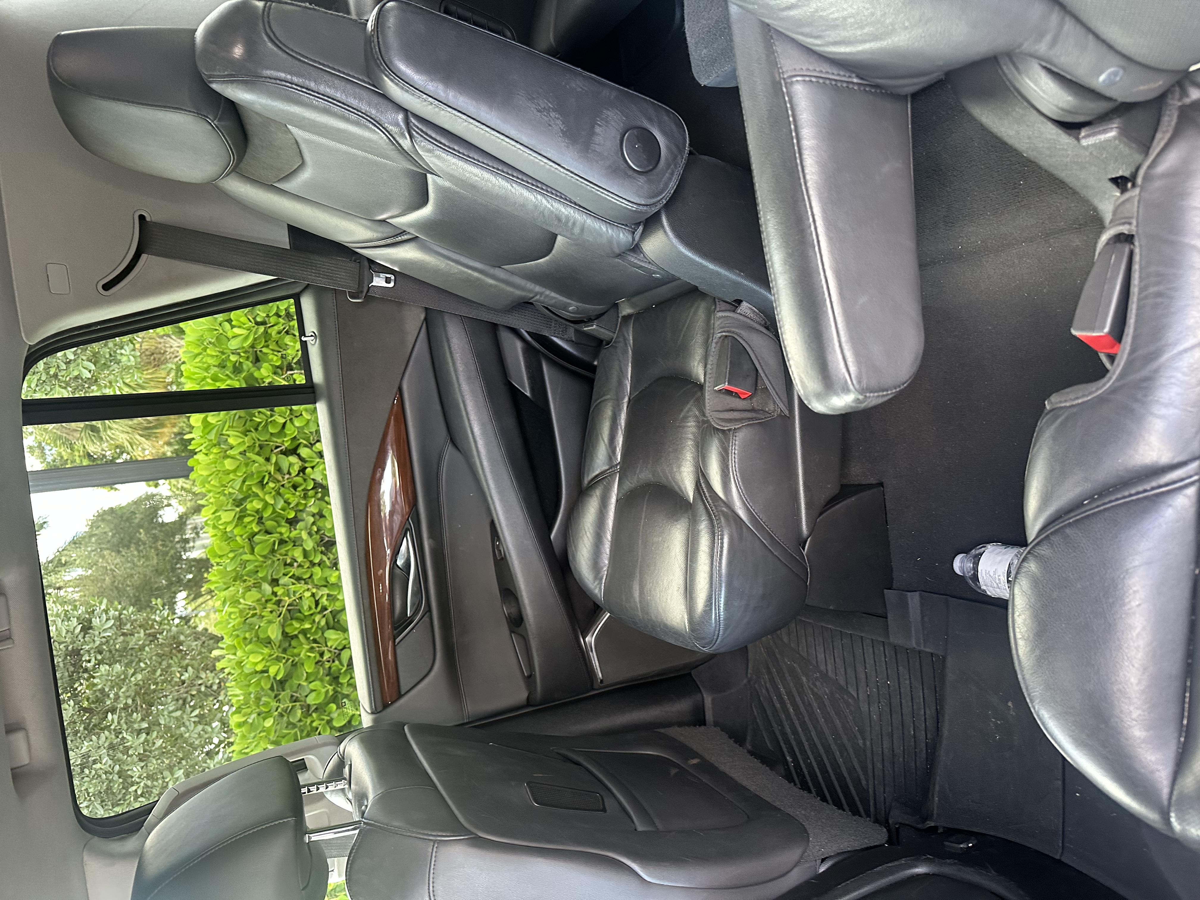 Used 2019 Cadillac Escalade Premium Luxury AWD/4WD image 12