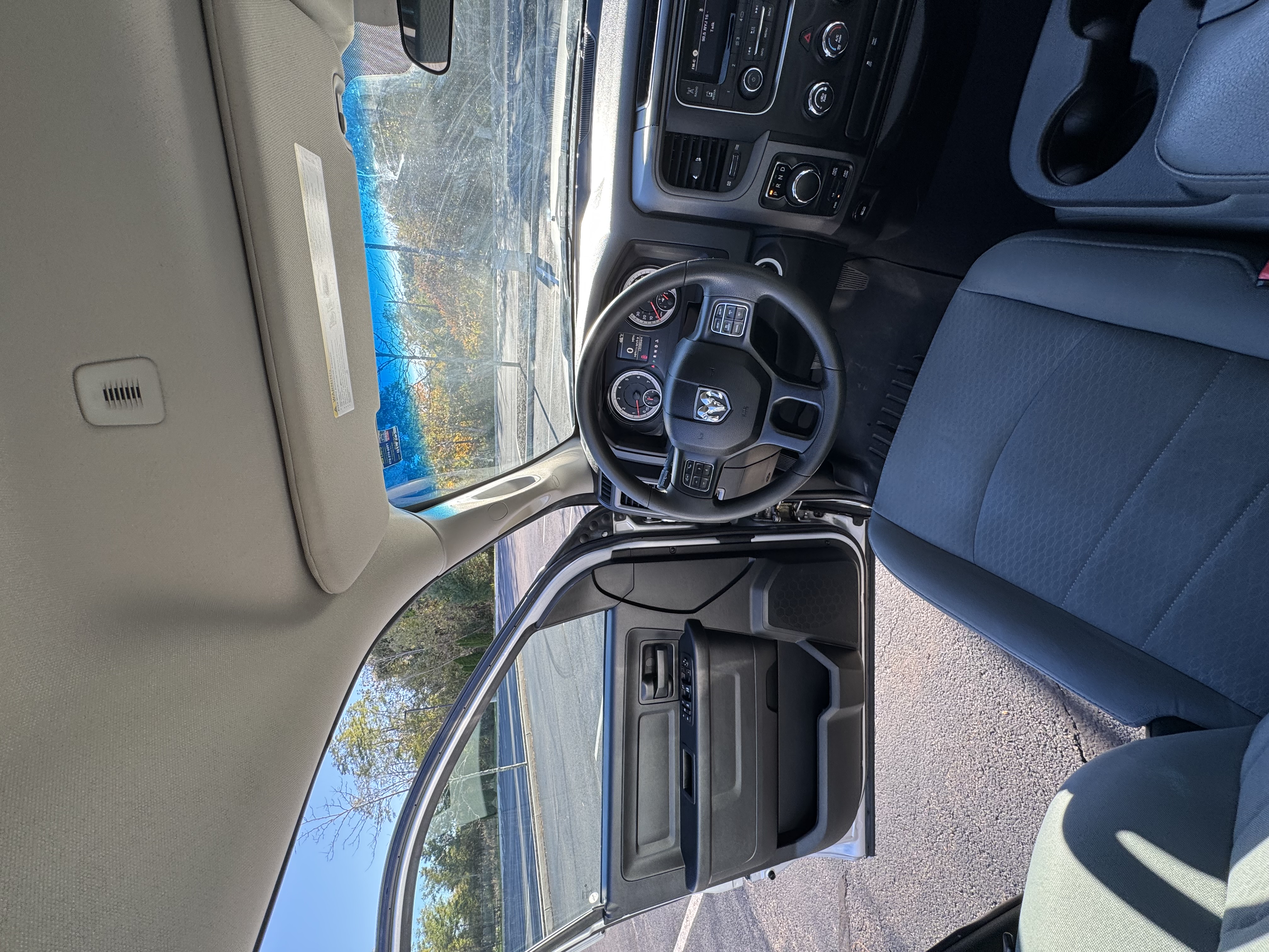 Used 2017 RAM 1500 Express AWD/4WD image 11