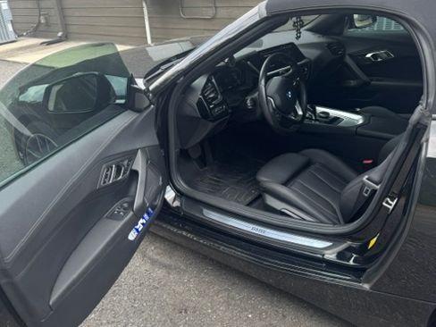 Used 2022 BMW Z4 sDrive30i w/ Driving Assistance Package RWD image 5