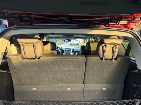 Used 2018 GMC Yukon SLT w/ Premium Edition RWD image 15