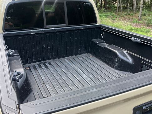 Used 2019 Toyota Tacoma SR5 RWD image 19