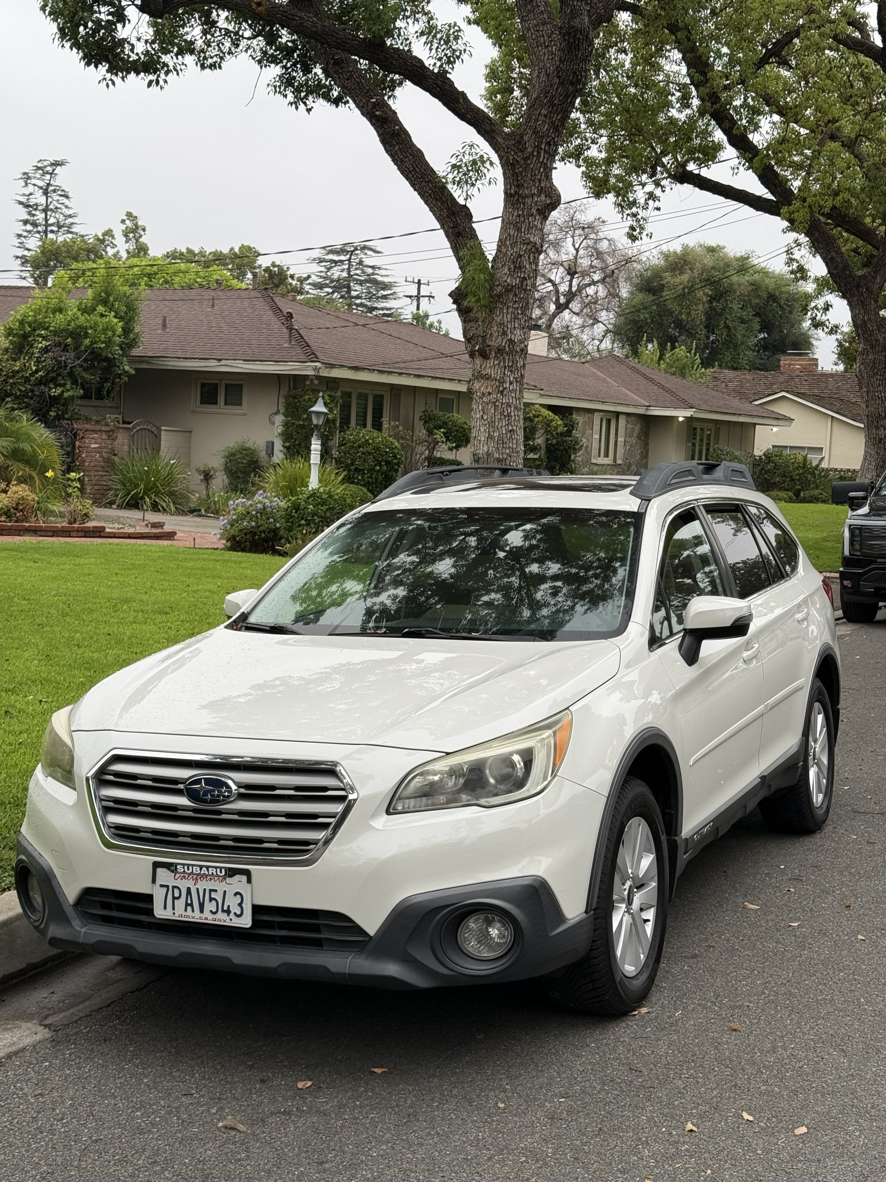 Used 2016 Subaru Outback 2.5i Premium AWD/4WD image 1