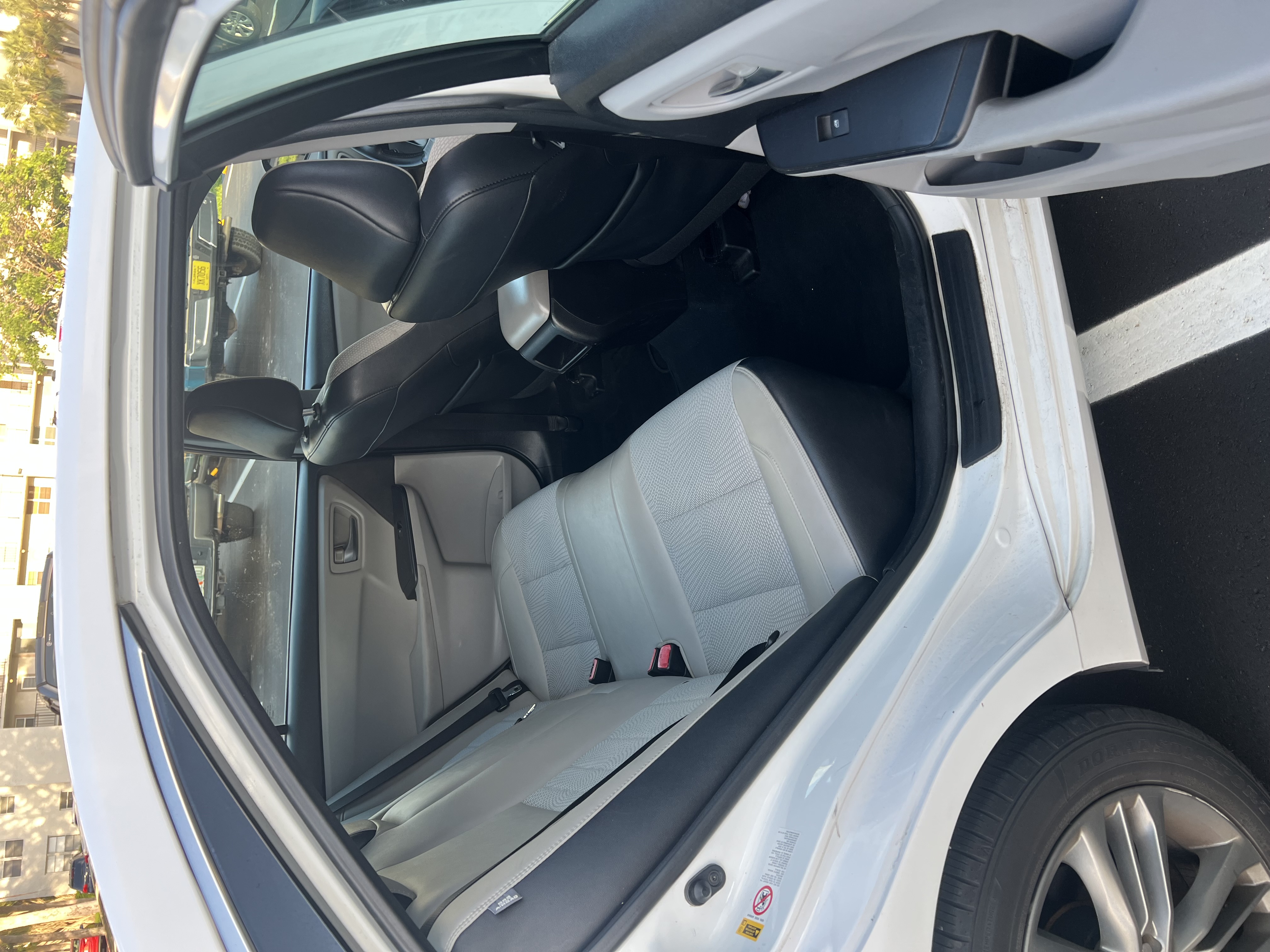 Used 2017 Toyota Camry SE FWD image 9