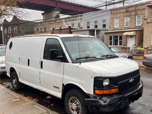 Used 2006 Chevrolet Express 2500 image 6