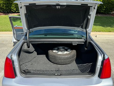 Used 2004 Cadillac De Ville Sedan w/ Equipment Group image 16