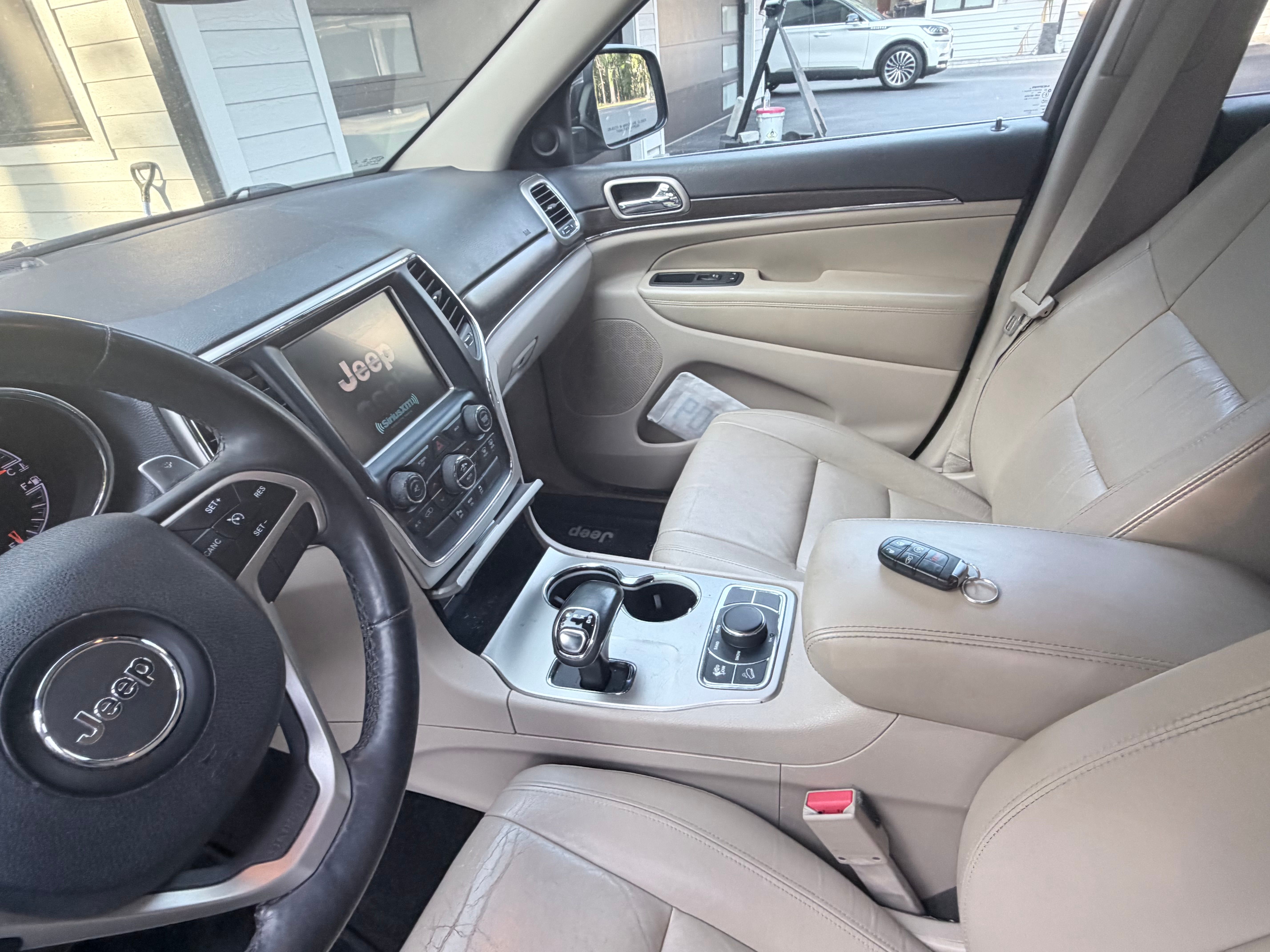 Used 2014 Jeep Grand Cherokee Limited AWD/4WD image 5
