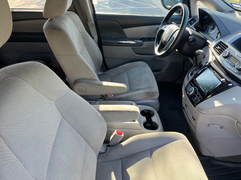 Used 2016 Honda Odyssey SE image 11