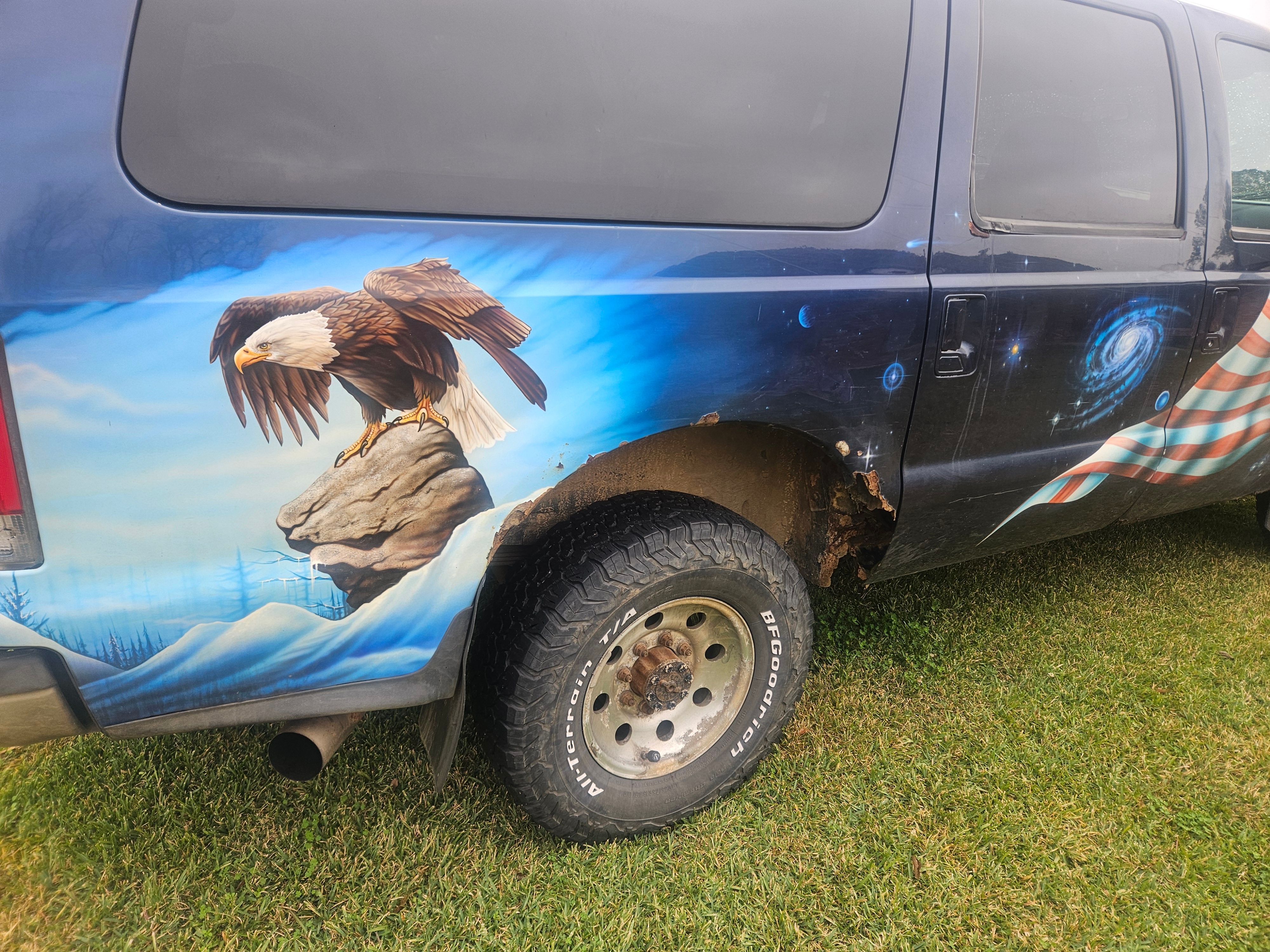 Used 2000 Ford Excursion XLT AWD/4WD image 8