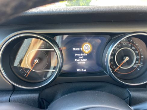 Used 2018 Jeep Wrangler Unlimited Sport S image 13