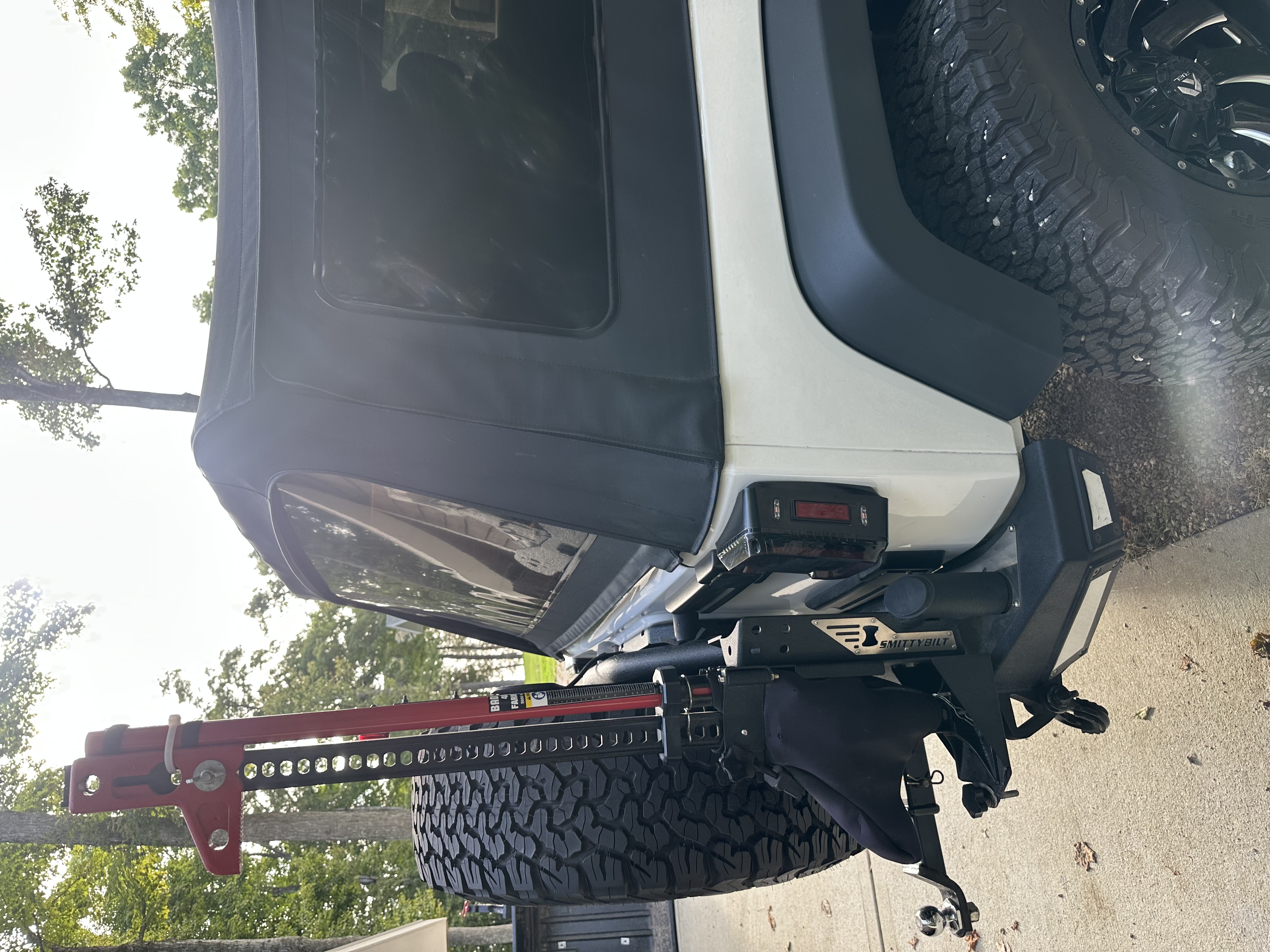 Used 2016 Jeep Wrangler Unlimited Rubicon w/ Max Tow Package AWD/4WD image 13