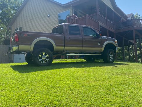 Used 2011 Ford F250 Lariat w/ Lariat Ultimate Pkg image 4