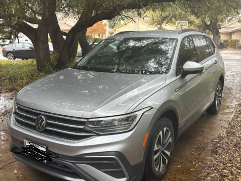 Used 2024 Volkswagen Tiguan S image 1