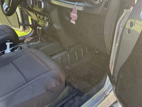 Used 2014 Jeep Wrangler Sport AWD/4WD image 18