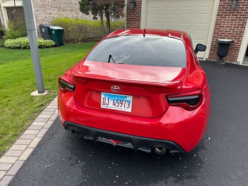 Used 2017 Toyota 86 RWD image 5