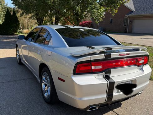 Used 2012 Dodge Charger SXT w/ Rallye Appearance Group image 4