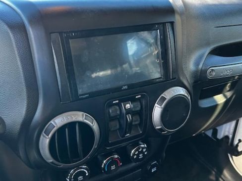 Used 2017 Jeep Wrangler Unlimited Sport w/ Quick Order Package 24S image 9