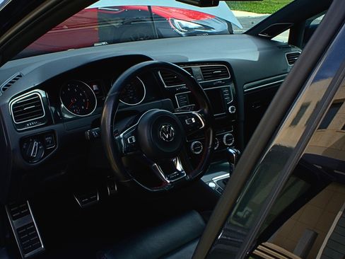 Used 2016 Volkswagen GTI Autobahn w/ Lighting Package (SEL) image 23