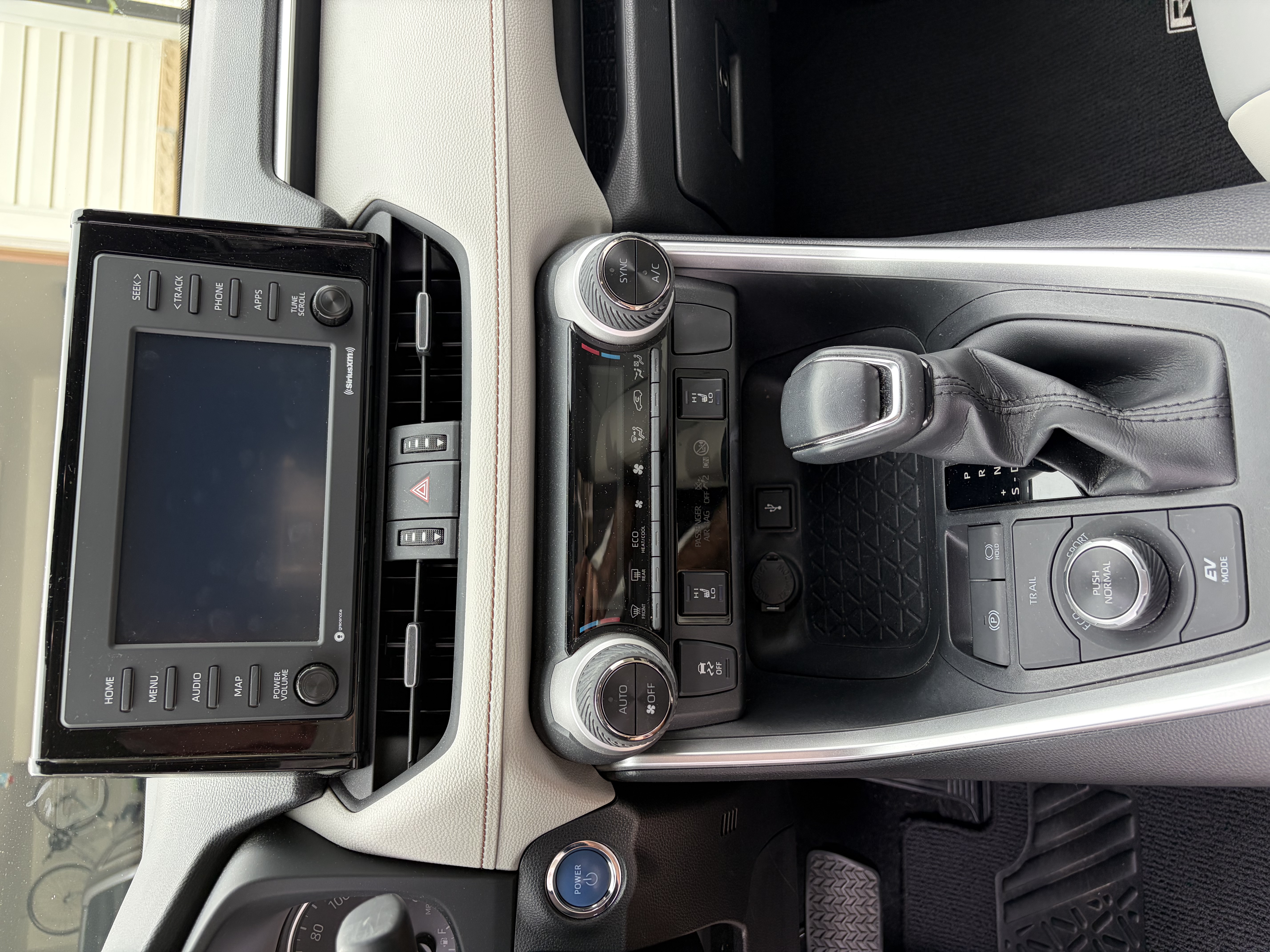 Used 2022 Toyota RAV4 XLE Premium AWD/4WD image 8