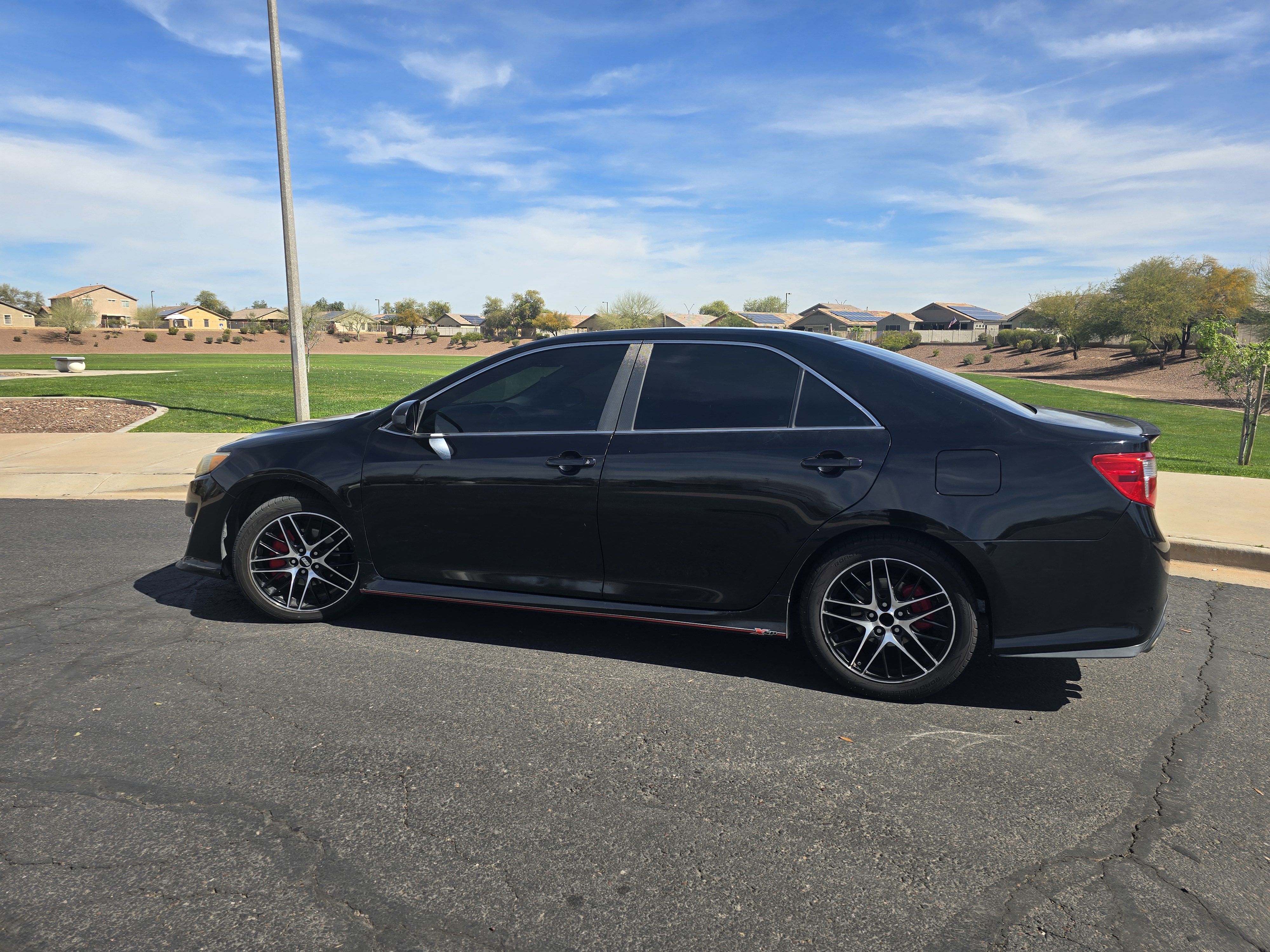 Used 2013 Toyota Camry SE FWD image 19
