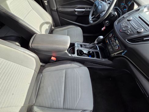 Used 2018 Ford Escape SE w/ SE Sport Appearance Package image 14