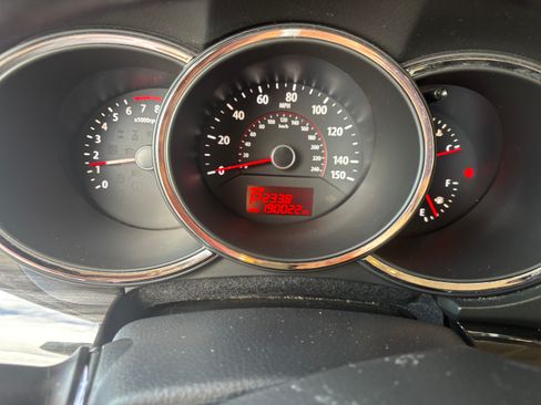 Used 2011 Kia Sorento LX w/ Convenience Pkg image 6