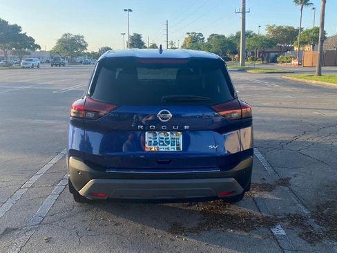 Used 2021 Nissan Rogue SV FWD image 1