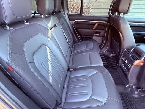 Used 2022 Land Rover Defender 110 X-Dynamic HSE image 17