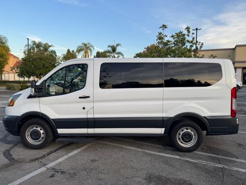 Used 2017 Ford Transit 150 XL image 6