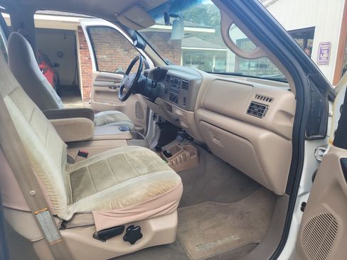 Used 1999 Ford F250 2WD Crew Cab Super Duty image 2