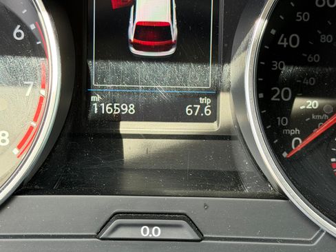 Used 2018 Volkswagen Tiguan SE AWD/4WD image 12