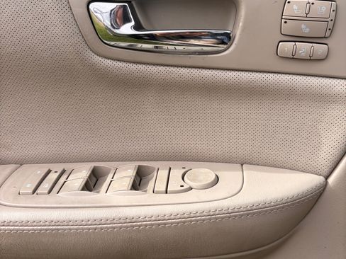 Used 2008 Cadillac DTS FWD image 14