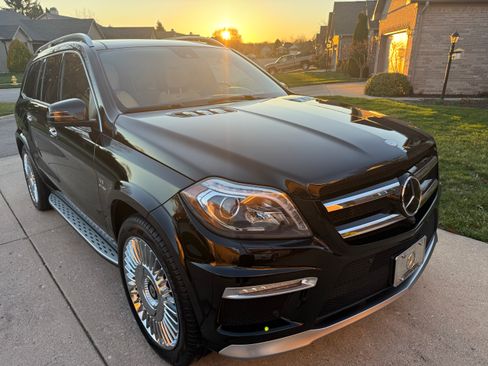 Used 2015 Mercedes-Benz GL 63 AMG 4MATIC image 2