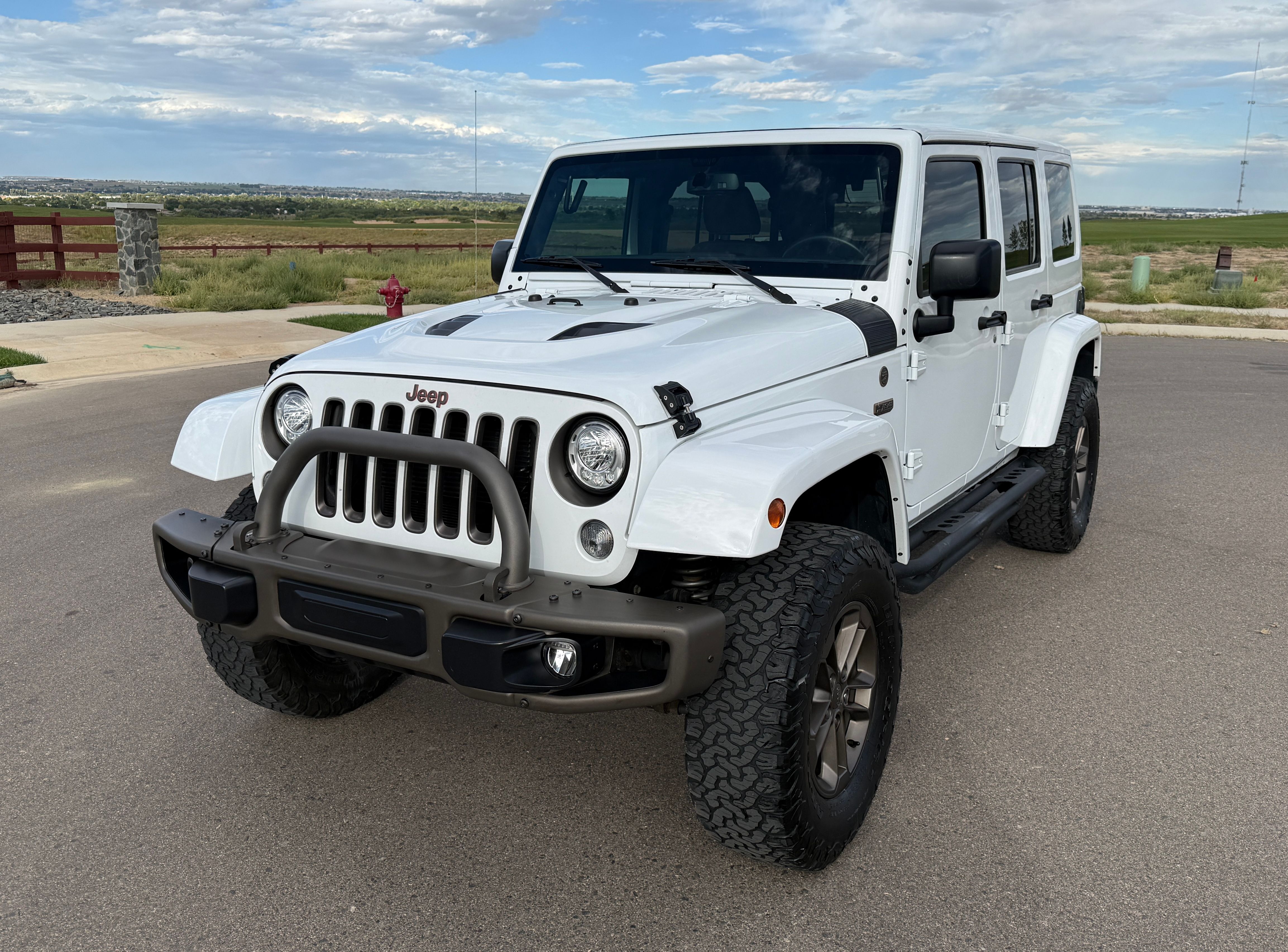 Used 2017 Jeep Wrangler Unlimited Sahara AWD/4WD image 13