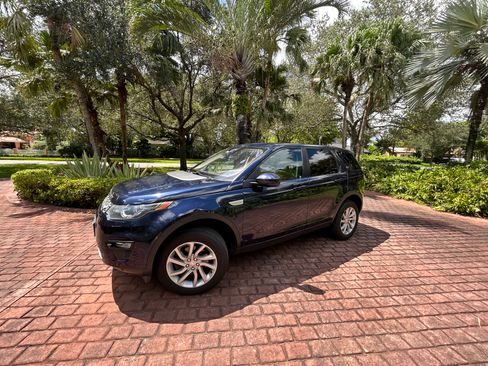 Used 2017 Land Rover Discovery Sport HSE image 2