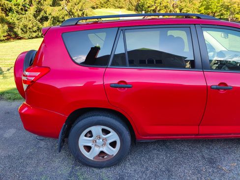 Used 2012 Toyota RAV4 4WD image 8