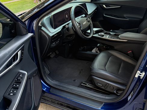 Used 2022 Kia EV6 Wind image 4