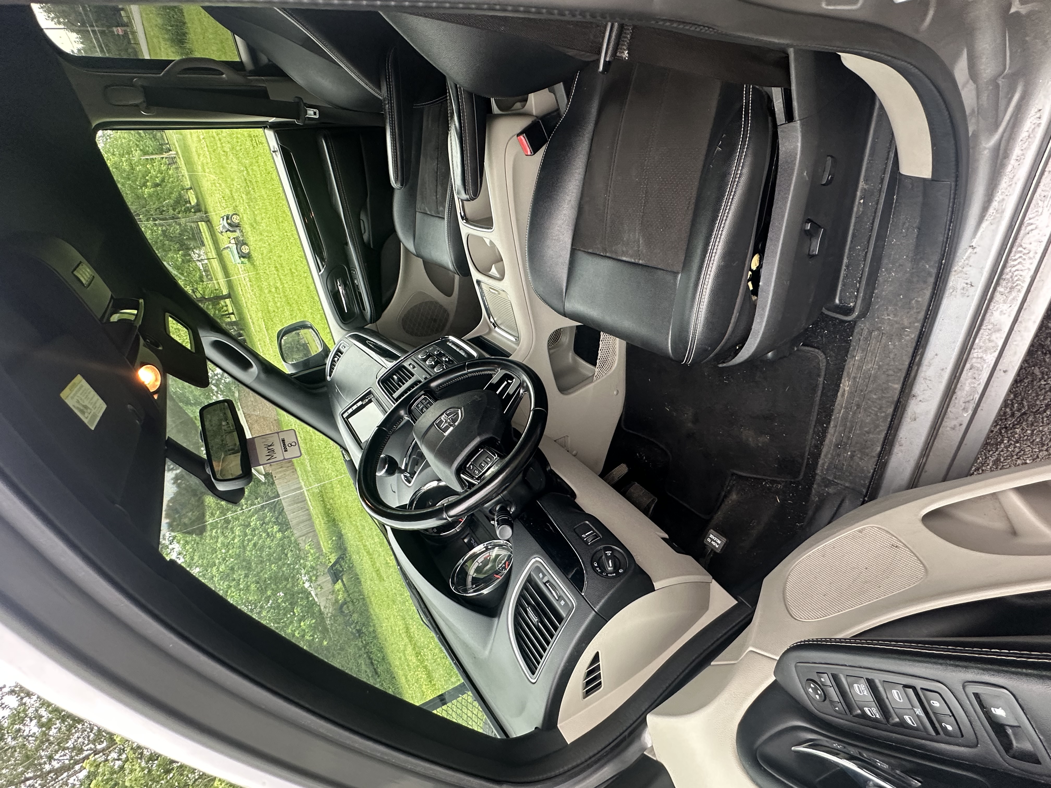 Used 2020 Dodge Grand Caravan SXT FWD image 5
