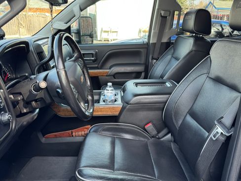 Used 2018 Chevrolet Silverado 2500 High Country image 13