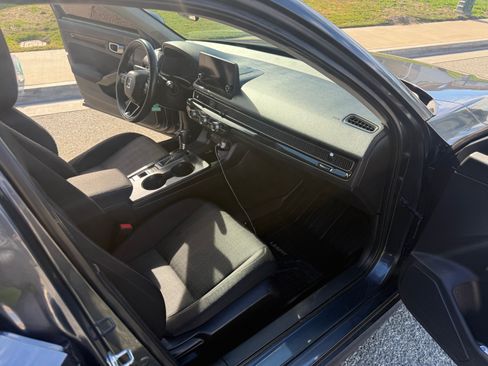 Used 2022 Honda Civic EX image 10